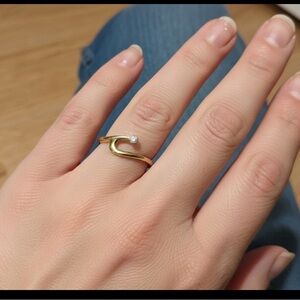Gold tone ring, size 6